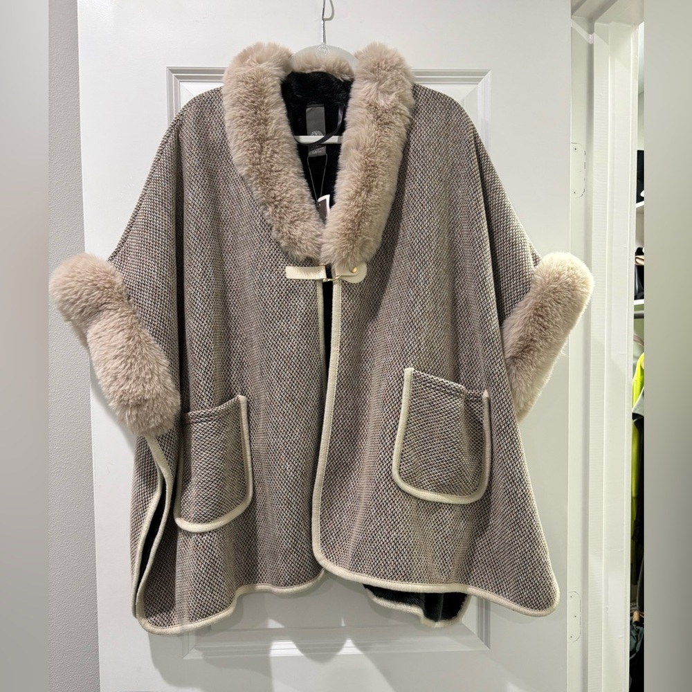 Vince Camuto Elegant Cream and Black Fur Wrap